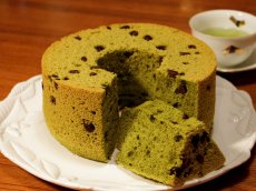 画像1: 抹茶とあずきのシフォンケーキ (1)