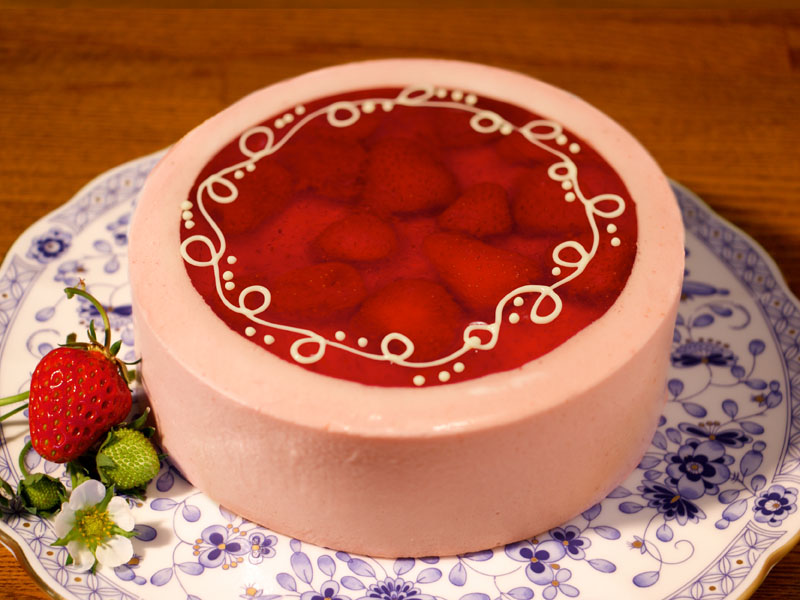 苺づくしのムースケーキ アトリエ ドゥ ランジュ